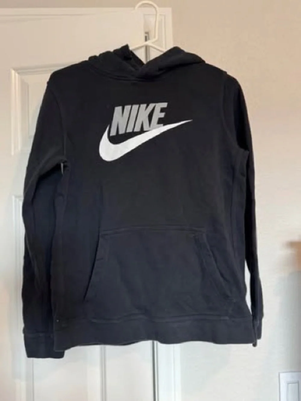 3 boys Nike Black Windbreaker Jacket sweatshirt black size L/XL